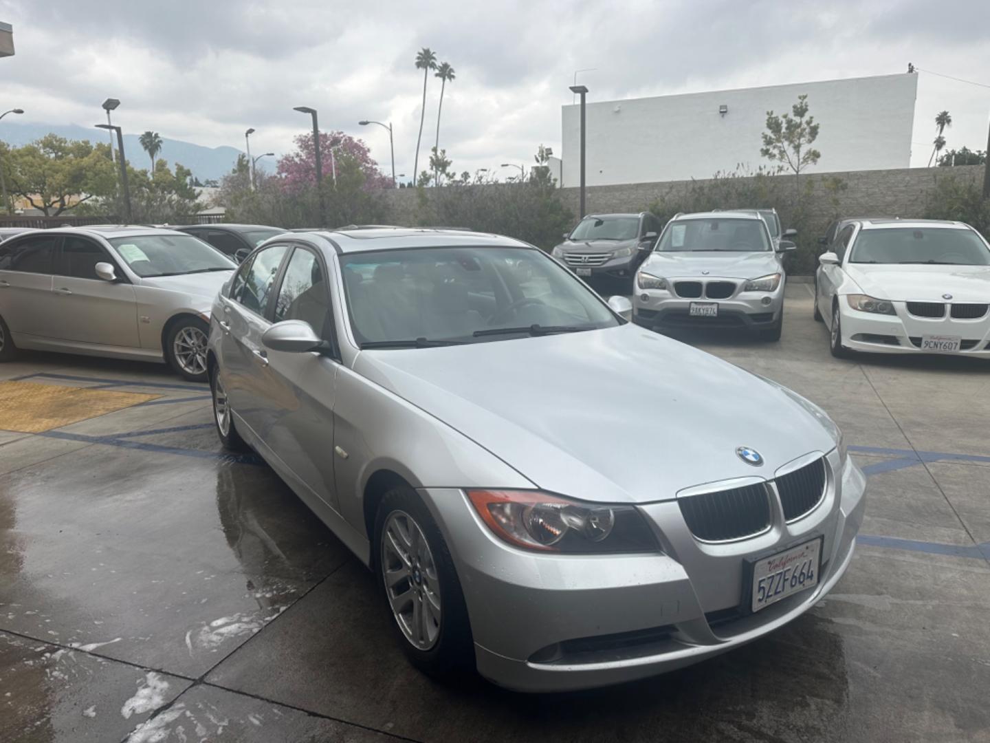 2007 Silver Metallic /Gray BMW 3-Series Leather (WBAVC53597F) with an 6 cylinder engine, Automatic transmission, located at 30 S. Berkeley Avenue, Pasadena, CA, 91107, (626) 248-7567, 34.145447, -118.109398 - "Discover Unmatched Value: 2007 BMW 328i at Our Pasadena Dealership" Are you in the market for a pre-owned vehicle that blends luxury, performance, and affordability seamlessly? Look no further than our esteemed dealership in Pasadena, CA, where we present to you the exquisite 2007 BMW 328i. With - Photo#5